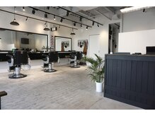 スワッグバーバースタジオ(SWAG BARBER STUDIO)