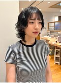ミディアムレイヤーカットニュアンスパーマウルフ顔周り前髪あり
