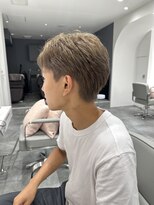 リュール バイ ヘッドライト 北千住店(lueur by HEADLIGHT)&nbsp;ブリーチカラー　ビジネスショート　アップバング