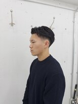 ウェルネス(Wellness)&nbsp;サイドパート/テーパーフェード