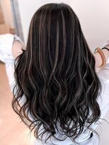 シャルムバイケンジ(Charm.by KENJE)&nbsp;デザインカラーバレイヤージュ細めハイライト白髪ぼかし東京銀座