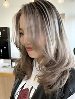 ウィリーベル 沖縄(WILLIE BELLE)&nbsp;ハイトーン/顔回りカット/小顔/前髪なし/ミルクティベージュ