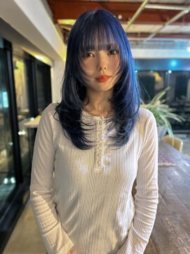 ルアナ(Luana) ネイビーブルーレイヤーカット