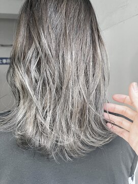ヘアーアンドアトリエ マール(Hair&Atelier Marl) 【Marl】グレージュカラー×外ハネセミディ