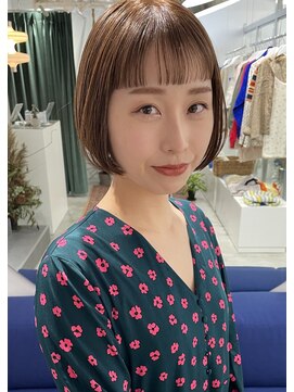 ヘン(hen) 【心斎橋hen】切りっぱなしボブ 透明感ハイライトカラー