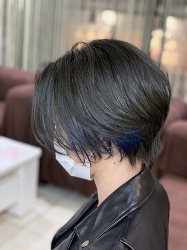 クオリス 上福岡店(QUALIS) 20代30代40代大人可愛い丸みくびれインナーカラーショートボブ