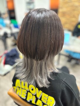 プライズ アイリス 池袋東口店(prize Iris) ウルフカット/シルバーグレー/ハイトーン/韓国風カラー/池袋