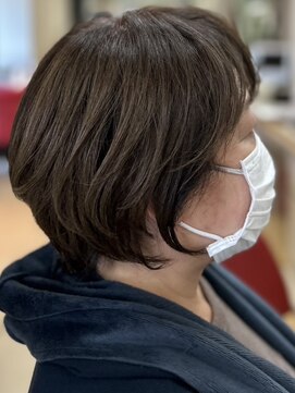 ヘアークリアー 春日部 大人可愛い明るめのグレイカラー×丸みショート/30代40代50代