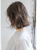 ダークグレージュ×柔らかい質感の軽やかボブ◎