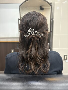 ルクスバイアフィナー(Luxo by Afinar) ハーフアップアレンジ