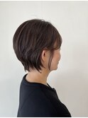 上品ショートボブ。丸みシルエットで女性らしさを