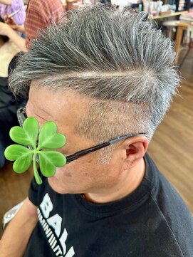 ケイズプラスカラン(HAIR AND MAKEUP K's PLUS calin) ラインフェードスタイル