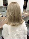 ベージュブロンド×ミディアムレイヤー