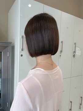 ローヴ 梅田(L'aube) 髪質改善 切りっぱなしボブ 大人ボブ タッセル
