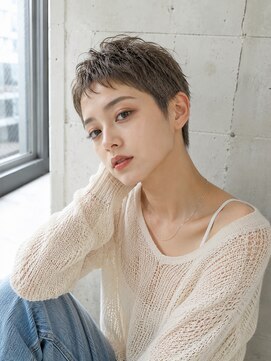 バグズ(Baguz) 大人可愛いベリーショート小顔マッシュ抜け感スタイル