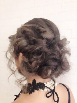 ヘアメイクサロンシャルメ(Hair Make Salon CHARMER) 結婚式☆二次会★ねじりウェーブ風シニヨンヘアセット