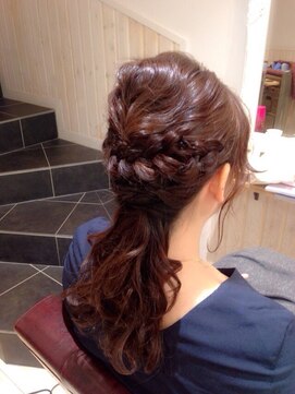 ネオリーブアーチ 武蔵小山店(Neolive arch) *。 ロングヘアの大人ハーフアップ【neolive arch】