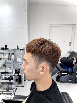 路地裏のアパート メンズスタイル