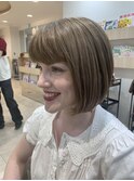 海外ヘア ショート 外国人風ボブ 前下がり　軟毛　クセ毛