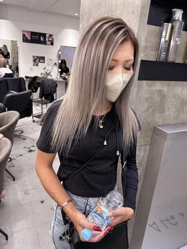 キング 梅田(K!ng) 縮毛矯正髪質改善ハイライトレイヤーカット梅田美容室エクステ