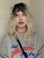 イェッカ パビル(YECCA pabil)&nbsp;ホワイトブロンド×ブラック前髪デザインカラー(ブリーチ2回～)