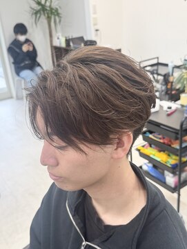 イロ 成田(iLo) メンズフェザーパーマ