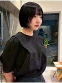 漆黒の韓国風ストレートボブ