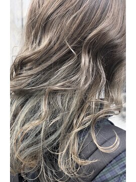 ウル(Ulu) #ミルクティグレー × #馴染ませハイライト