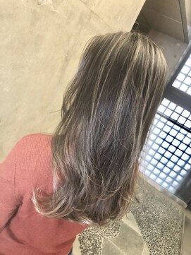 キー(kｅｙ) アッシュベージュ