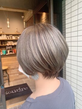 スーリール 博多店(Sourire) 大人可愛いショートボブ