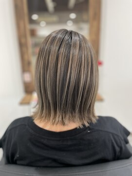 トリル(Trill) 切りっぱなしボブ