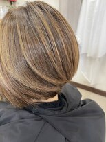 見崎美容室 ブリーチ無し!ハイライト風前下がりボブ