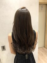 クルル(cururu) ブルージュカラー、ローレイヤー、ロングスタイル