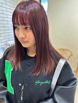 シフト(SHEEFT)&nbsp;ワインレッドサラツヤ髪ストレートロングヘルシーカット