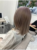 ピンクグレージュ