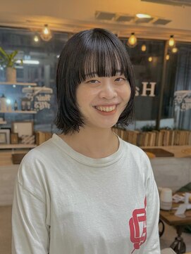 ヘアー アレス(hair ales) ワイドバング　ボブルフ　黒髪　小顔　ワンレン　レイヤーボブ