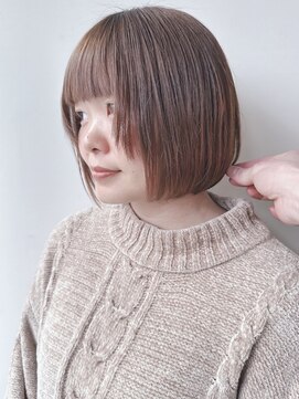 モリオ(morio) =透明感顔周りレイヤーボブ切りっぱなしボブ耳かけボブ30代40代