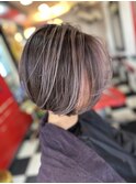 ショート×バレイヤージュ、品よくかっこいい大人の洗練スタイル