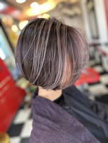 ロック フィールド&nbsp;ショート×バレイヤージュ、品よくかっこいい大人の洗練スタイル