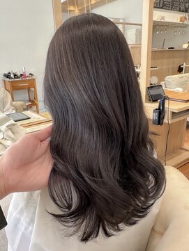バイオレット ヨコハマ(Violet Yokohama) 秋色ココアブラウンチョコレートブラウン艶ロングレイヤーカット