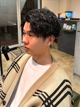 アルフレッド 瑞穂店(alfRed) ツイストスパイラル センターパート 黒髪 20代 30代