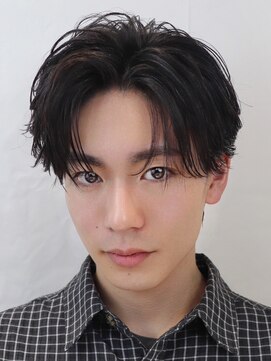 オーシャントーキョー 仙台(OCEAN TOKYO) センターパート毛流れニュアンスパーマツーブロック黒髪