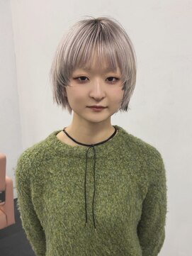 ツイ 新潟駅南けやき通り(tui) ハイトーンブロンド/毛先カラー/レイヤーボブ/レイヤーショート