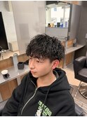 センターパートフェードカットツイストパーマオールバック