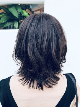 ルアナ(Luana) オリーブアッシュカラースタイル