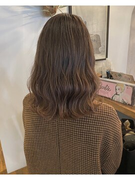 ロティー(loty) 【天神今泉loty】ミディアム×ミルクティーグレージュ