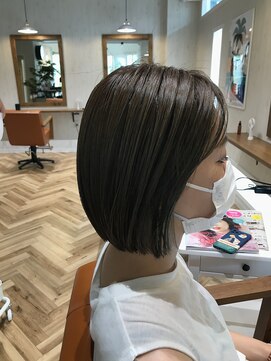 ラハレ(Lahale) ぱっつんボブ