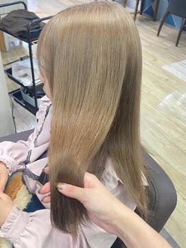 ロア 福岡天神本店(LORE) グレージュカラーレイヤーカットダブルカラーケアブリーチ