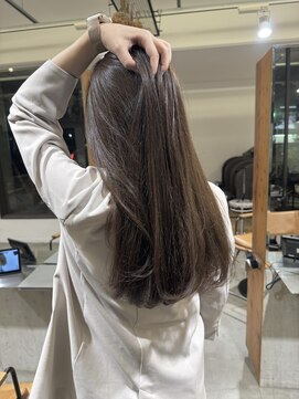 トテ(tote.) ブリーチなしダブルカラー赤み消し透明感アッシュブラウン