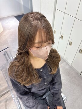 ユーフォリア 渋谷グランデ(Euphoria SHIBUYA GRANDE) ベージュカラー 2wayバング 毛流れ顔周り